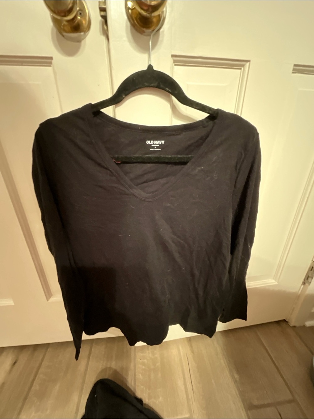 Old Navy Black V-Neck Long Sleeve Tee